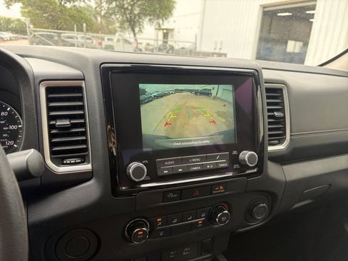 Used 2023 Nissan Frontier SV w/ Tow Package RWD image 11