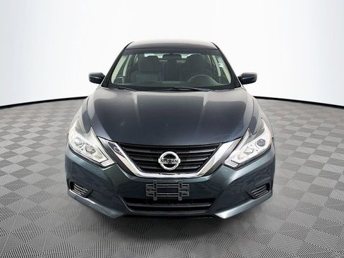 Used 2016 Nissan Altima 2.5 S w/ Power Driver Seat Package FWD image 2