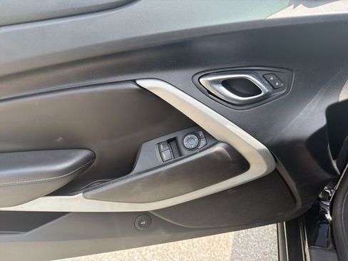 Used 2021 Chevrolet Camaro LT RWD image 15
