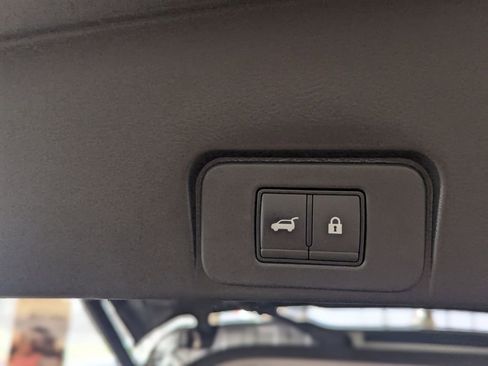 Used 2023 Nissan Rogue SV w/ SV Premium B Package image 23