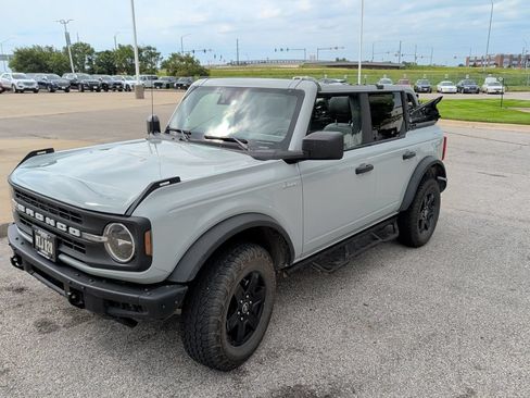 Used 2022 Ford Bronco Black Diamond AWD/4WD image 2