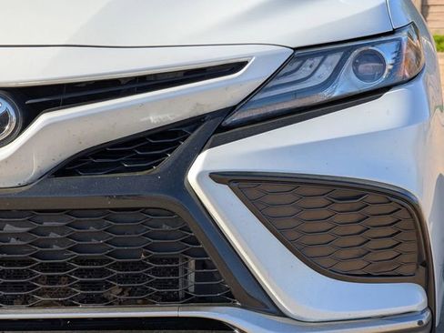 Used 2021 Toyota Camry XSE image 9