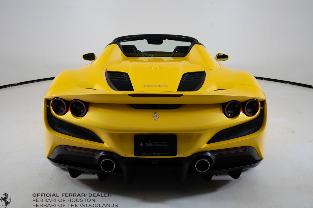 Used 2021 Ferrari F8 Tributo RWD image 9