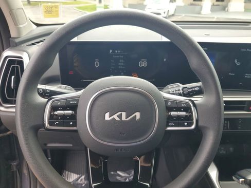 Used 2025 Kia Sorento LX FWD image 10