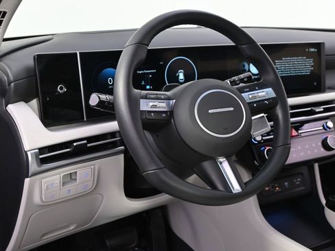 Used 2025 Hyundai Tucson Limited image 11