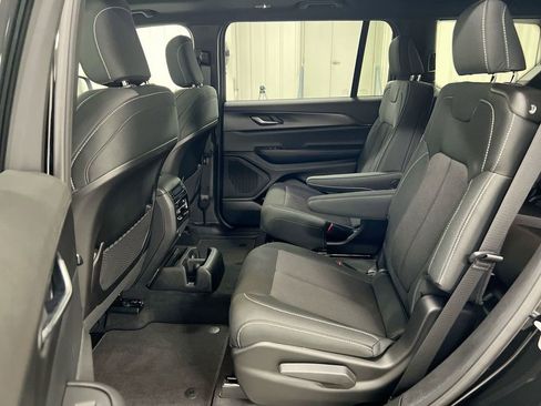 New 2026 Jeep Grand Cherokee L 4WD image 23