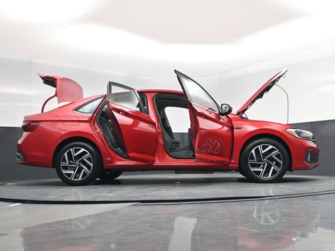 Used 2024 Volkswagen Jetta SEL image 21