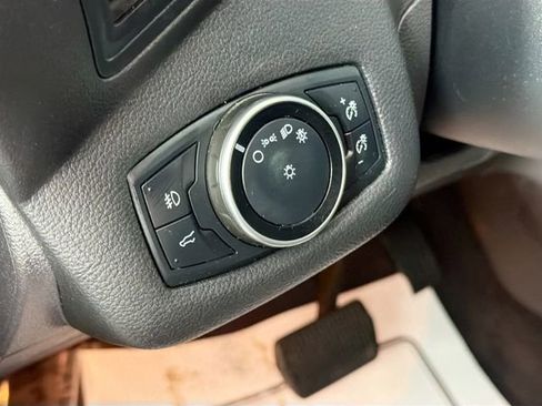 Used 2017 Ford Escape SE w/ Equipment Group 201A FWD image 10