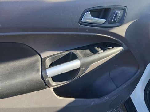 Used 2019 Ford Transit Connect XLT FWD image 14