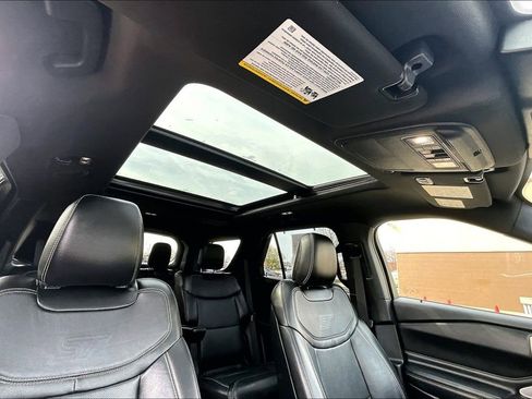 Used 2020 Ford Explorer ST w/ Premium Technology Package image 23