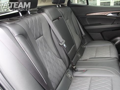 Used 2023 Buick Envision Avenir AWD/4WD image 28