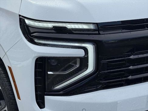 New 2026 Chevrolet Suburban RST image 7