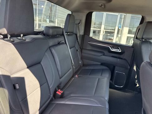 Certified 2025 GMC Sierra 1500 SLT image 10