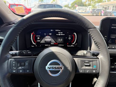 Used 2021 Nissan Rogue Platinum AWD/4WD image 16