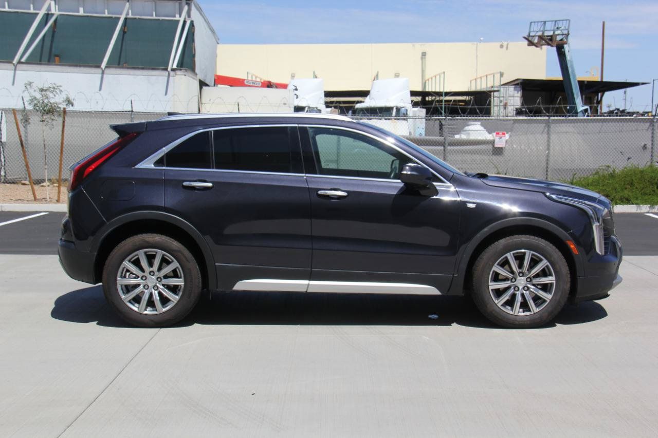 Used 2022 Cadillac XT4 Premium Luxury w/ Driver Awareness Package FWD image 4