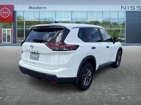 Certified 2024 Nissan Rogue S FWD image 5