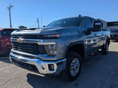 Used 2025 Chevrolet Silverado 2500 LT AWD/4WD image 5