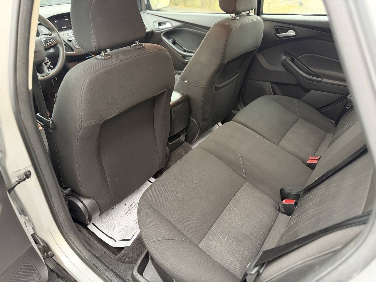 Used 2018 Ford Focus SE FWD image 12