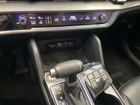 Used 2025 Kia Sportage EX image 24