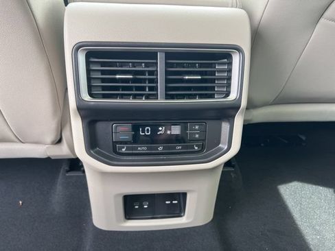 New 2026 Volkswagen Atlas SEL Premium R-Line AWD/4WD image 9