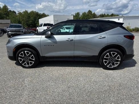 Used 2023 Chevrolet Blazer RS w/ Enhanced Convenience Package AWD/4WD image 3