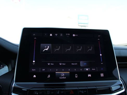 Used 2025 Jeep Compass Trailhawk image 45