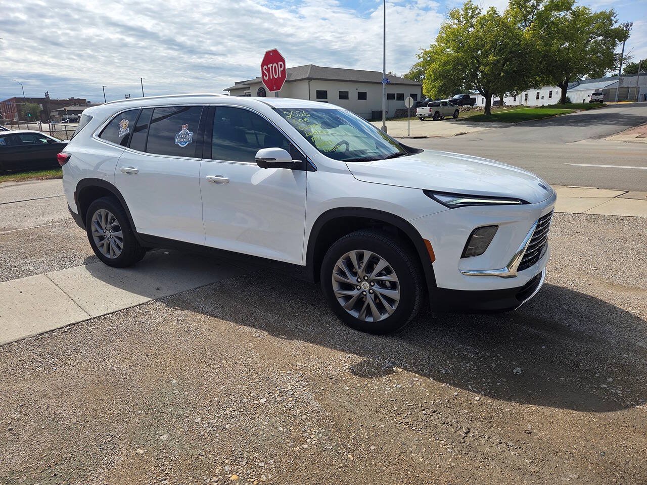 Used 2026 Buick Enclave Preferred AWD/4WD image 3
