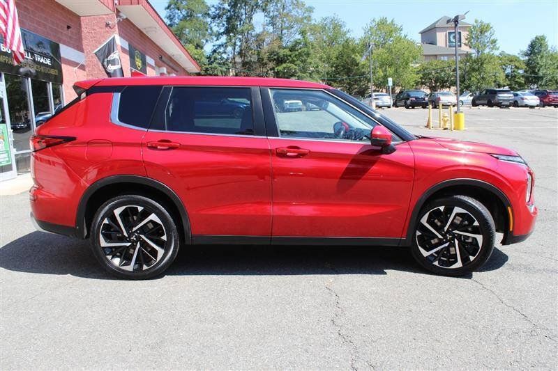 Used 2023 Mitsubishi Outlander SE AWD/4WD image 6