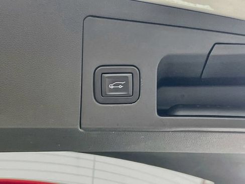 Used 2017 Cadillac XT5 Luxury w/ Driver Awareness Package FWD image 27