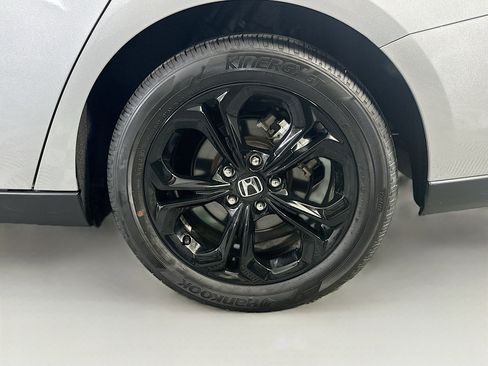 Used 2025 Honda Accord SE image 11