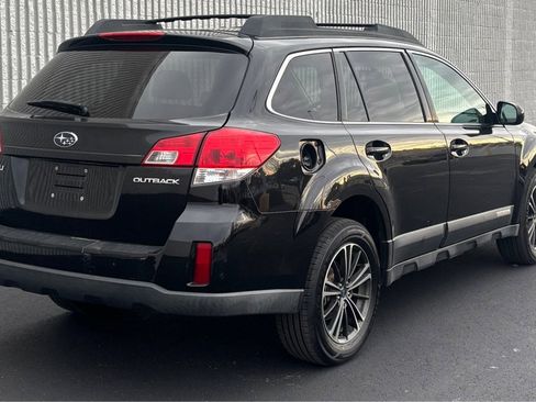 Used 2010 Subaru Outback 2.5i Premium image 4