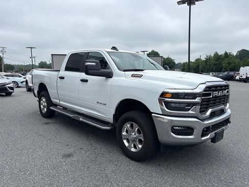 Used 2025 RAM 2500 Big Horn AWD/4WD image 9