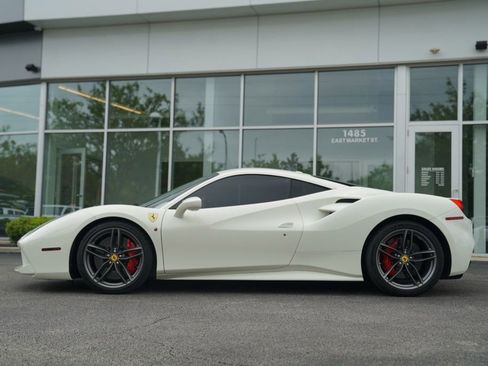 Used 2017 Ferrari 488 GTB RWD image 12