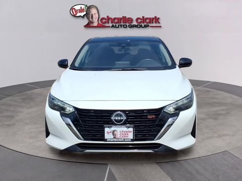 Used 2025 Nissan Sentra SR w/ SR Premium Package FWD image 8