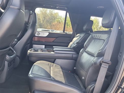 Certified 2023 Lincoln Navigator Reserve image 12