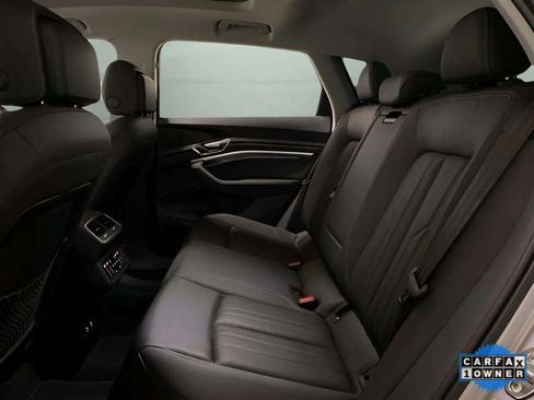 Used 2023 Audi e-tron Premium Plus image 20