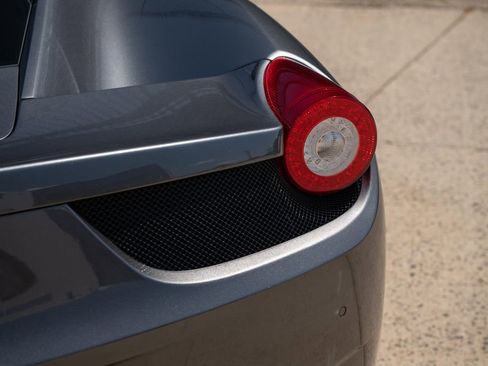 Used 2015 Ferrari 458 Italia Coupe RWD image 27