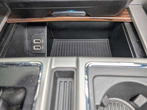 Used 2019 Ford F150 Lariat w/ Equipment Group 502A Luxury AWD/4WD image 32