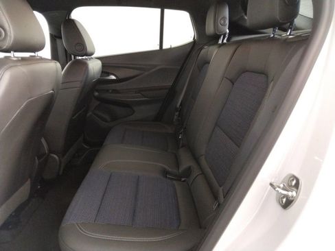 Used 2025 Buick Envista Preferred image 29