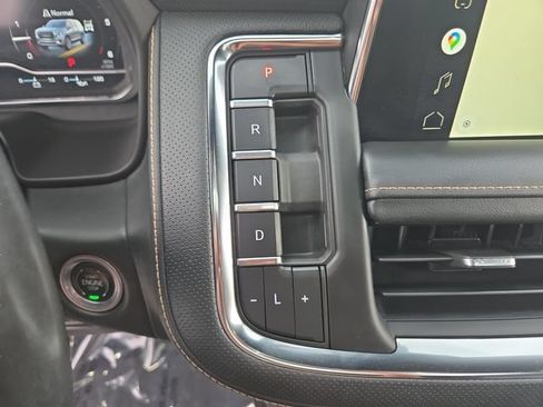 Used 2022 GMC Yukon XL AT4 w/ Technology Package AWD/4WD image 25