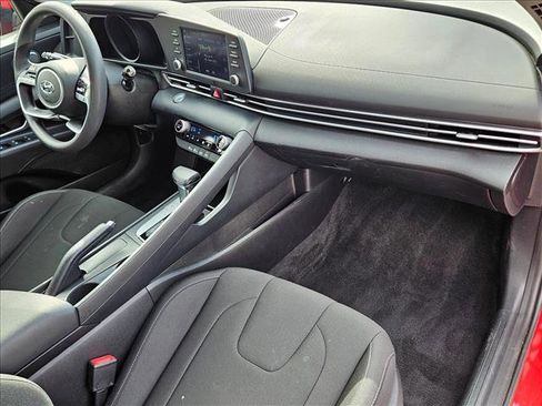 Used 2021 Hyundai Elantra SEL image 20