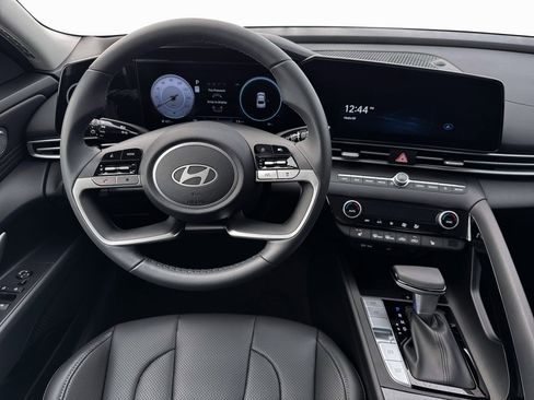 New 2026 Hyundai Elantra Limited FWD image 17