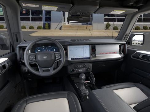 New 2026 Ford Bronco Outer Banks w/ Sasquatch Package image 9