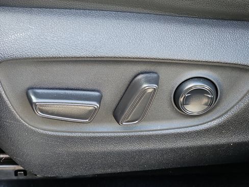 Used 2021 Toyota Highlander Limited image 28