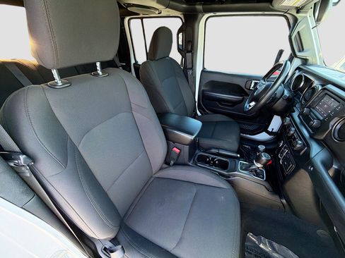 Used 2020 Jeep Gladiator Sport w/ Quick Order Package 24S AWD/4WD image 14