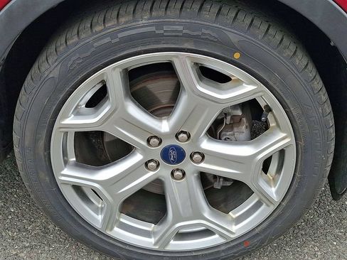 Used 2019 Ford Escape Titanium AWD/4WD image 9