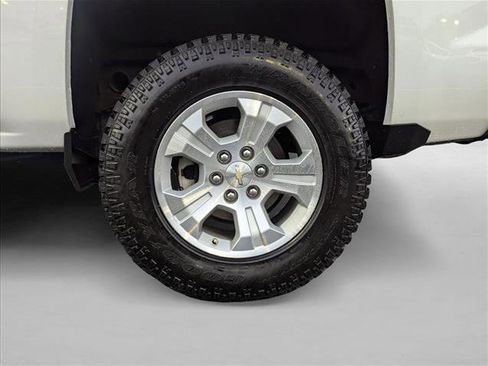 Used 2018 Chevrolet Silverado 1500 LT w/ All Star Edition image 22