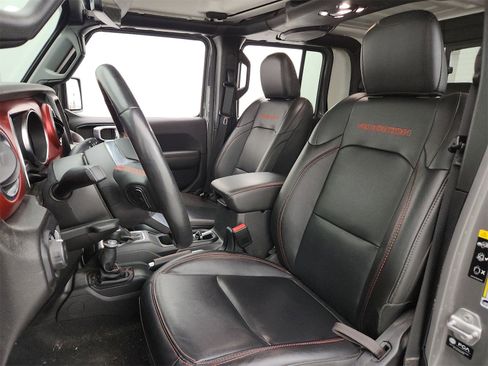 Used 2022 Jeep Gladiator Rubicon w/ Cold Weather Group image 18