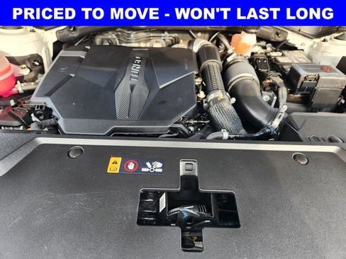 Used 2025 Hyundai Santa Fe SEL FWD image 32