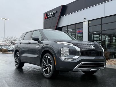 Used 2025 Mitsubishi Outlander 4WD Plug-In Hybrid